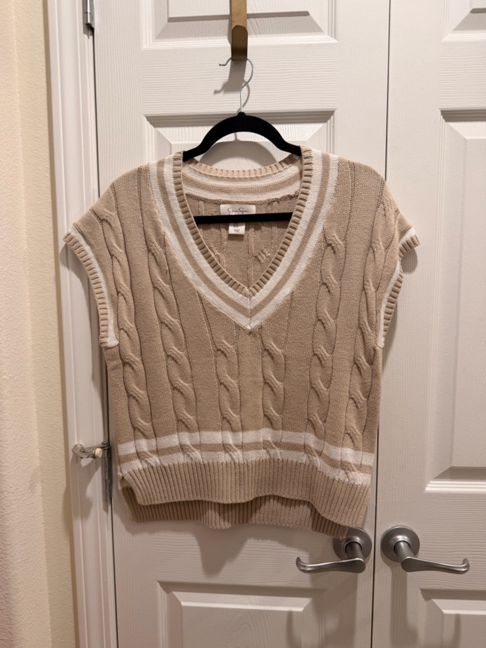 Jessica Simpson Beige Cable Knit V-Neck Sweater Vest with White Trim